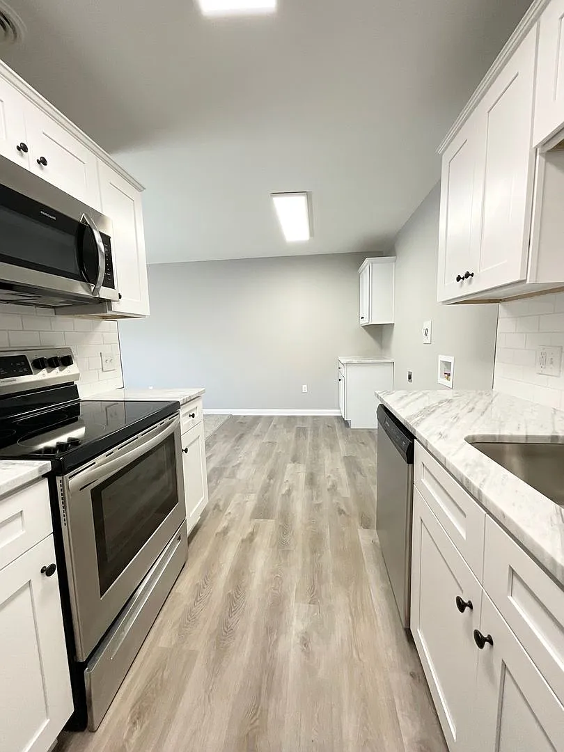 713 Melody Ln — Photo 1