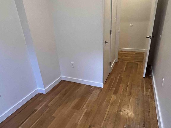 4th image of 300 10th St APT 21