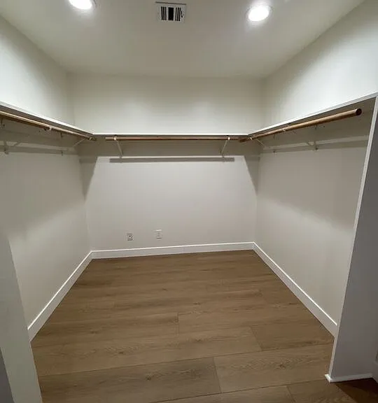 15147 Otsego St — Photo 8