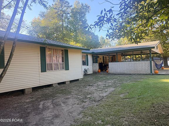 3rd image of 1136 Bagdad Loop