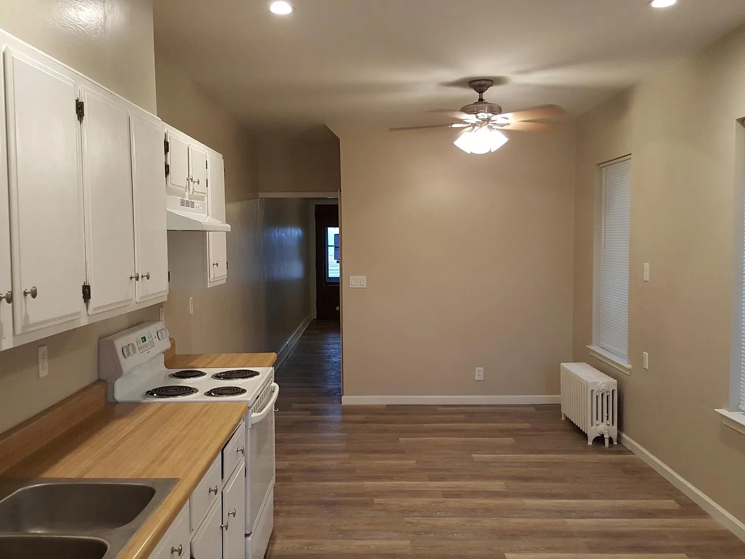 5 bed, 1951 sqft, $2,250 — Photo 2
