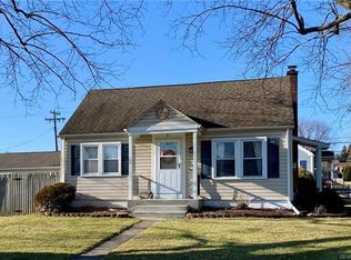 61 Henry Ave, Nazareth, PA 18064