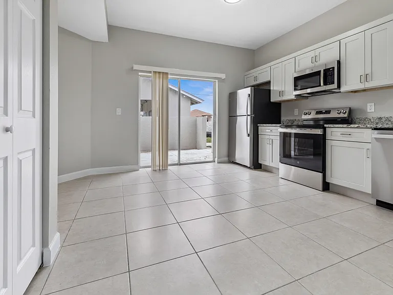 1350 Rio De Janeiro Ave #4B-1B-4B — Photo 14