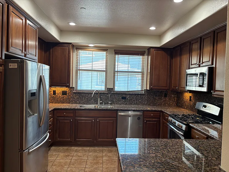 919 Rancho Pl — Photo 10