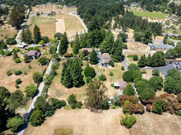 1415 Schaeffer Road, Sebastopol, CA 95472