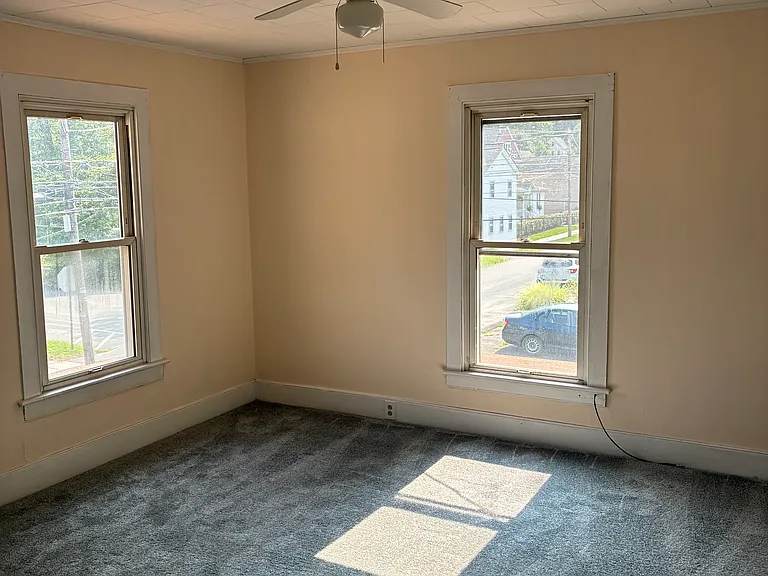 Second floor bedroom (1)
