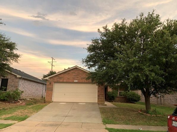1557 Chivalry Ln
