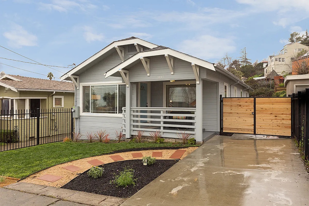 3557 72nd Ave photo 1