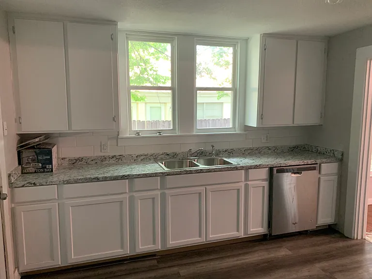 718 Peach St — Photo 7