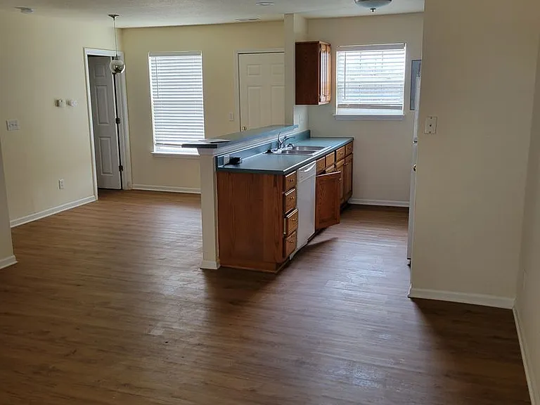 4522 Waterloo Dr — Photo 10