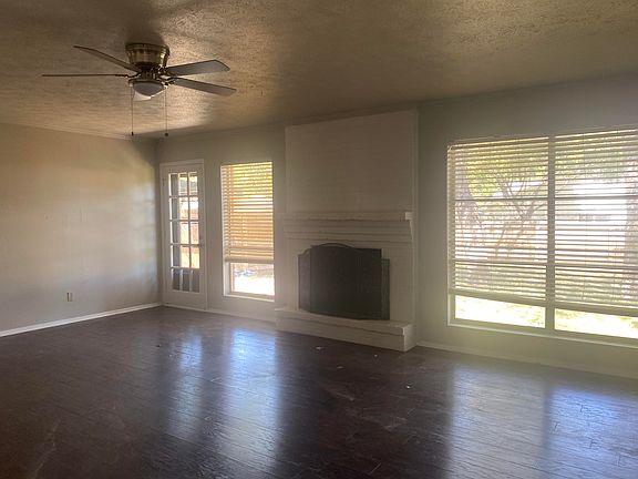 5th image of 423 Shady Brook Pl