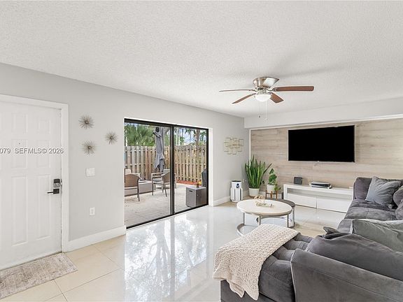 5th image of 534 Green Springs Pl