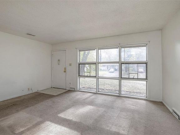 4th image of 11204 Corrington Ave