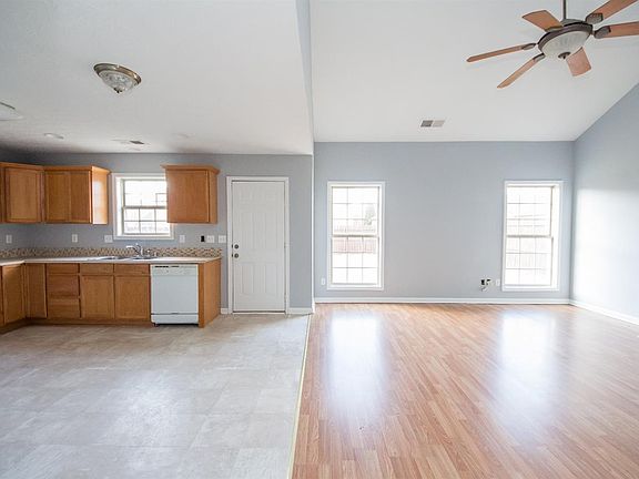 3rd image of 2405 Prescott Ln