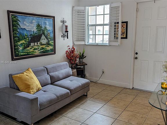 5th image of 483 NE 21st Ave