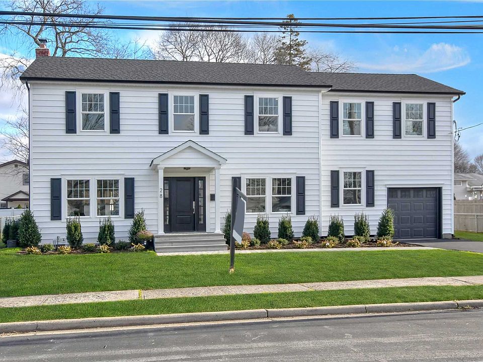1st image of 28 Cedar Dr E