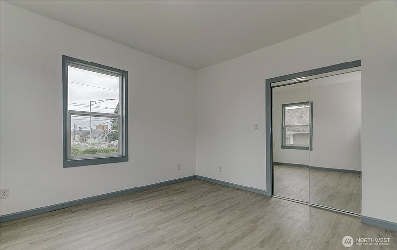 4th image of 621 W 2nd Street