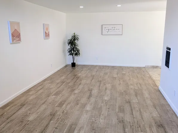 2890 W 235th St #4, Torrance, CA 90505