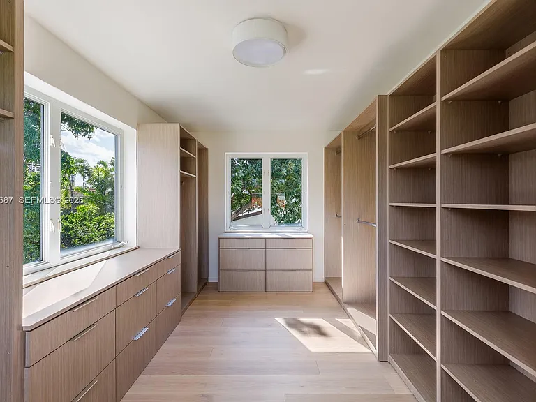 2850 Sheridan Ave — Photo 19
