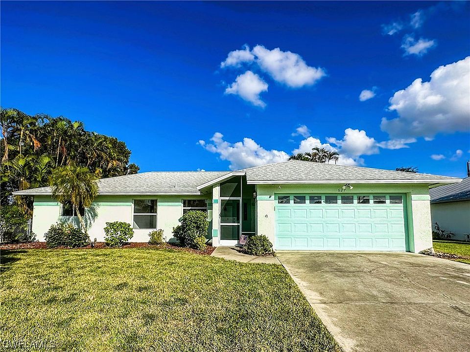 1st image of 627 SE 11th Pl