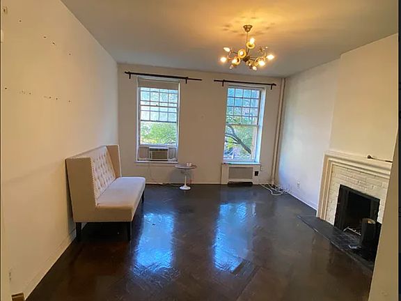 3rd image of 42 E 63rd St #3A
