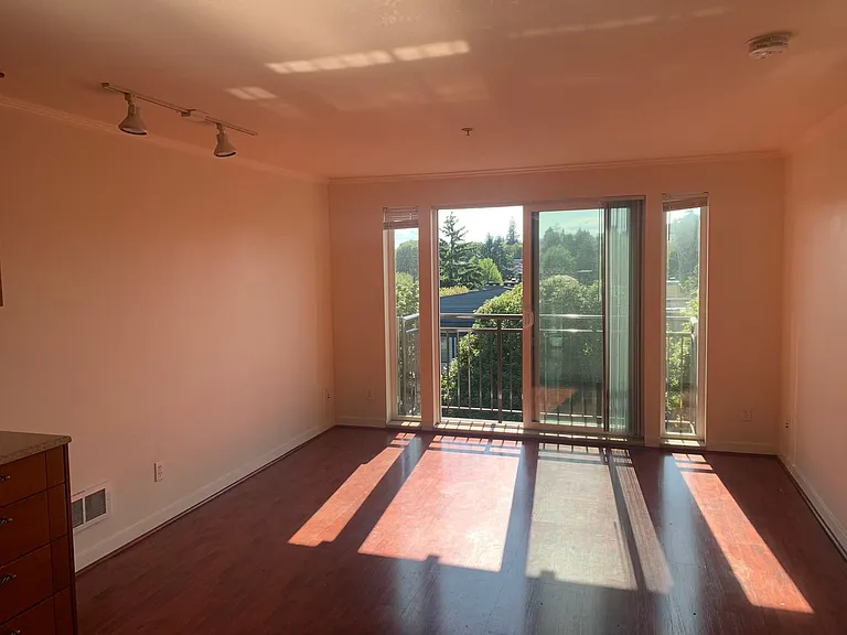 Howard Park Apartments — Photo 30