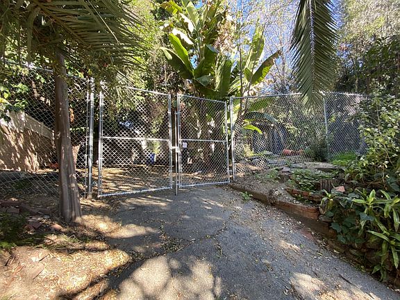 3rd image of 10629 Landale St