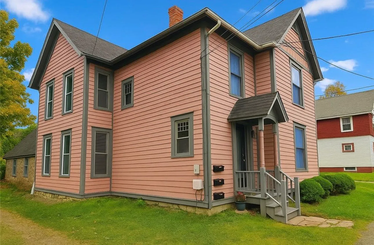 2 bed, $900 — Photo 1