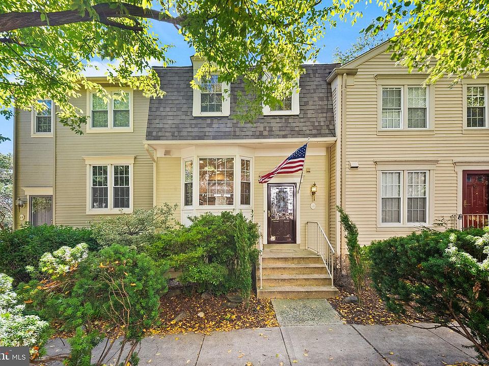 1st image of 35 Fendall Ave