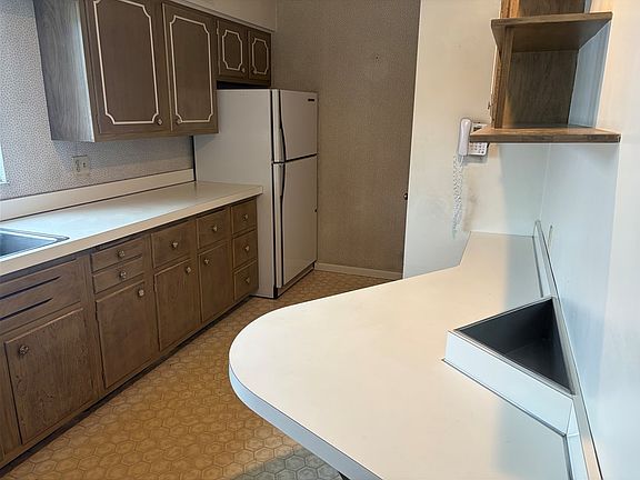 4th image of 233 Homewood Dr