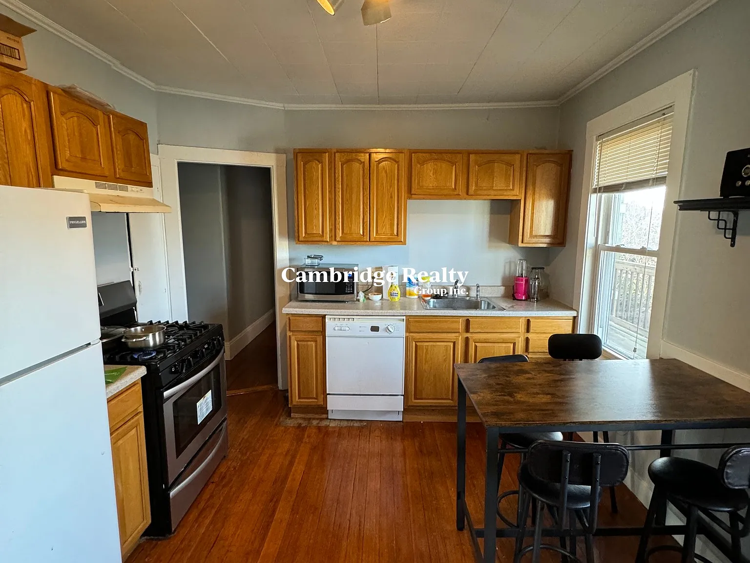 3 bed, 1.0 bath, $3,200 — Photo 1