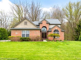 60627 S Lyon Trl, South Lyon, MI