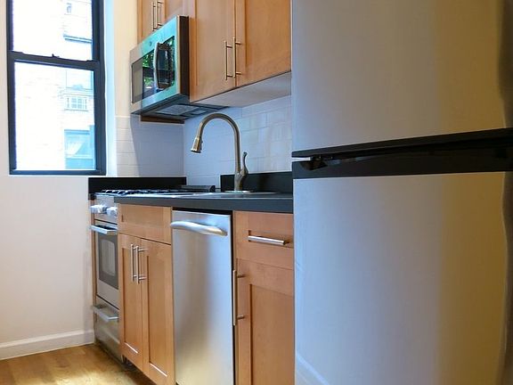 2nd image of 434 E 89th St APT 2B