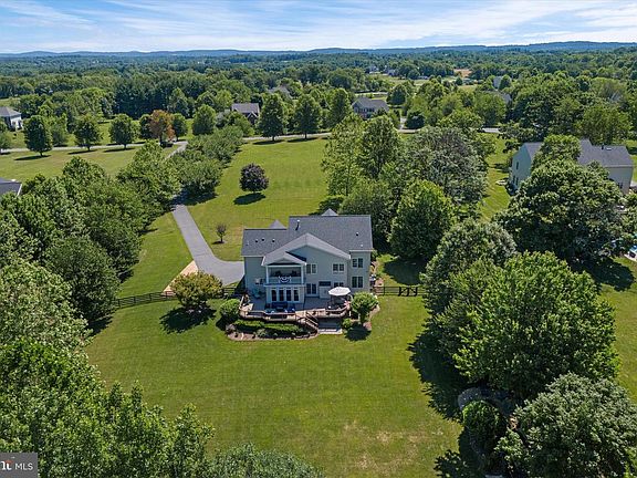 3rd image of 16555 Chestnut Overlook Dr