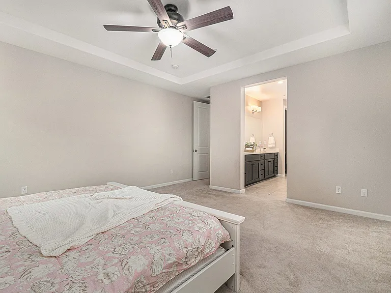 208 Littleton St — Photo 33