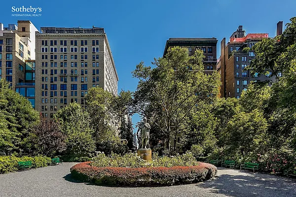 Rented by Sotheby's International Realty | media 5