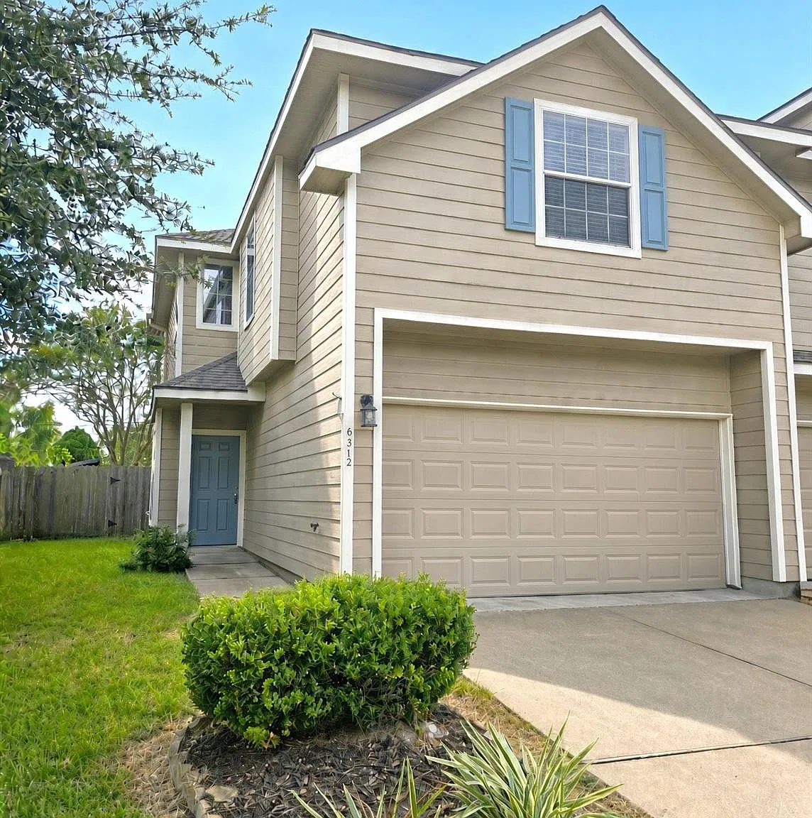 3 bed, 2.5 bath, 1615 sqft, $1,850 — Photo 1