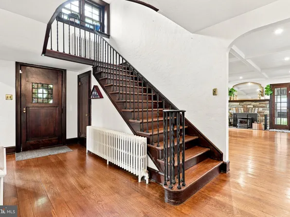 237 Elm Dr, Lansdale, PA 19446