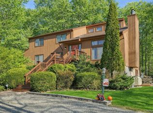 31 Powder Horn Rd, Cortlandt Manor, NY 10567