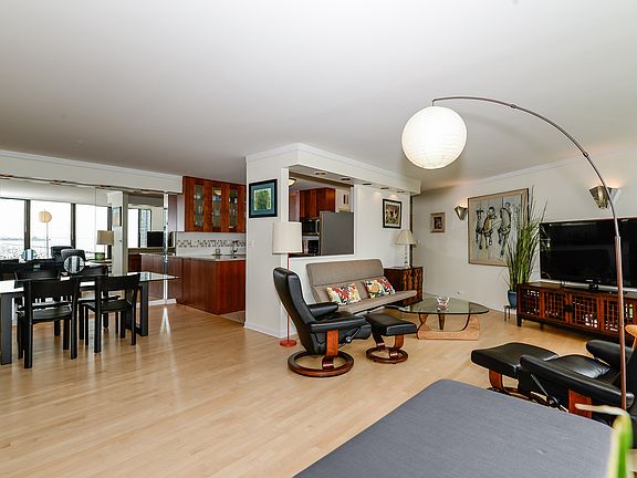 5th image of 505 N Lake Shore Dr APT 612