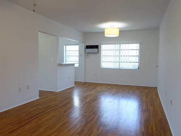 2nd image of 414 Malaga Ave #4