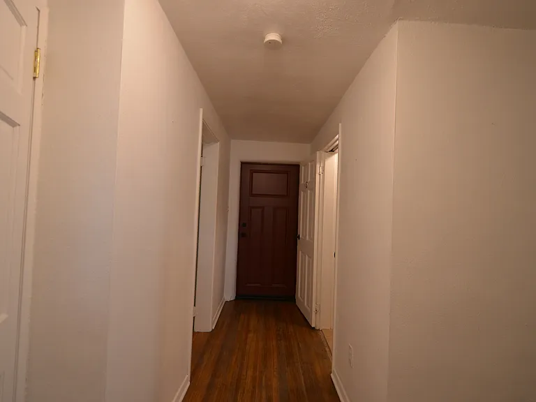 303 Villeros St — Photo 35