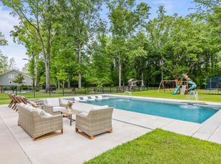 2433 Bent Oak Rd, Mount Pleasant, SC 29466