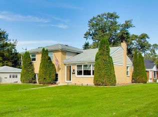 44 Cranbrook Dr, Des Plaines, IL 60016