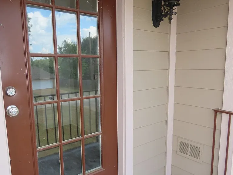 704 Kelli — Photo 28