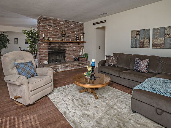 4th image of 2069 Ginny Ln