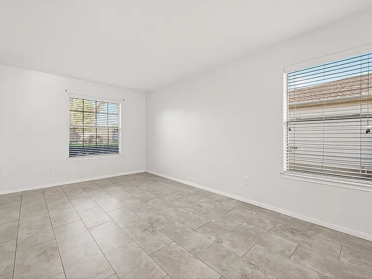 2731 Roaring Oaks Ln — Photo 15