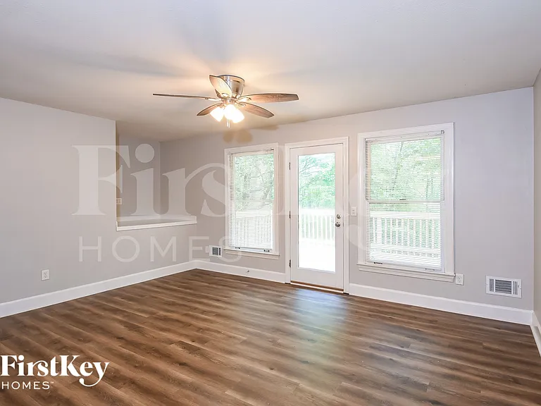 155 Sweetwater Creek Cv — Photo 2