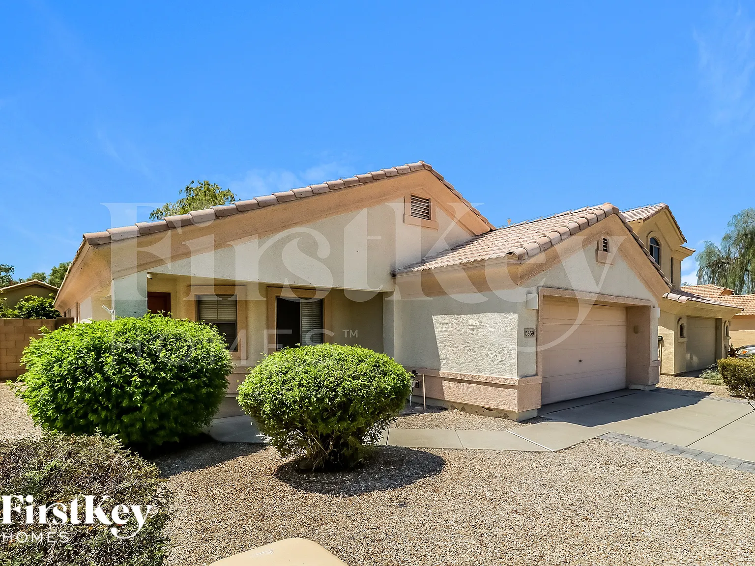 3 bed, 2.0 bath, 1692 sqft, $2,440 — Photo 2