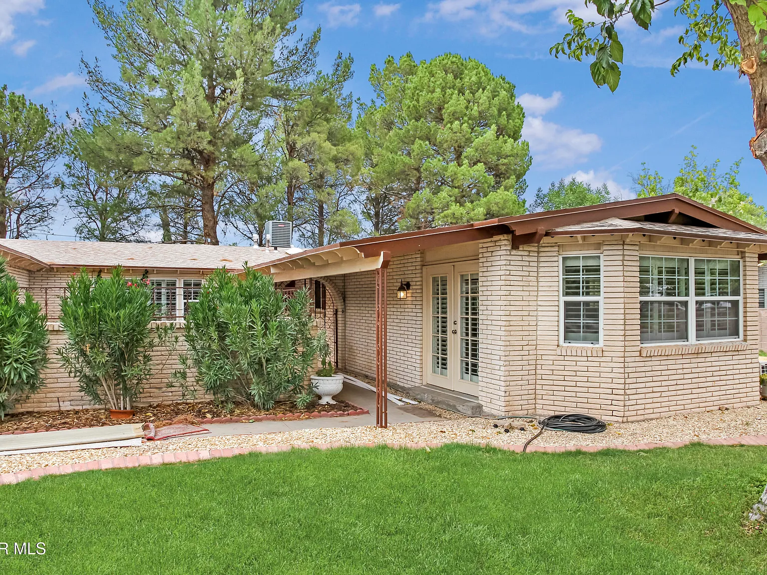 4 bed, 3.0 bath, 2605 sqft, $3,375 — Photo 3
